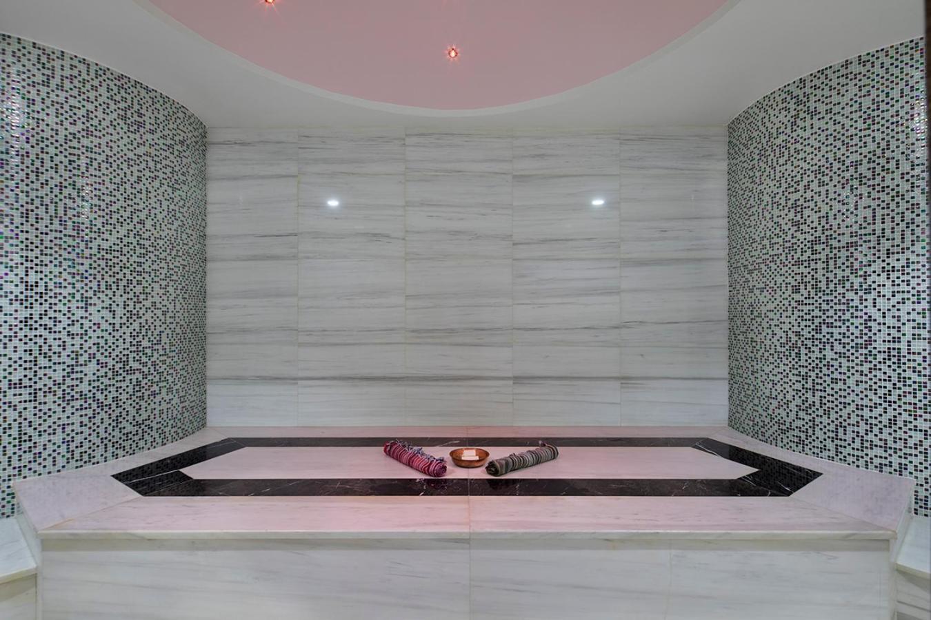 Hotel Grand Millennium Konya Esterno foto