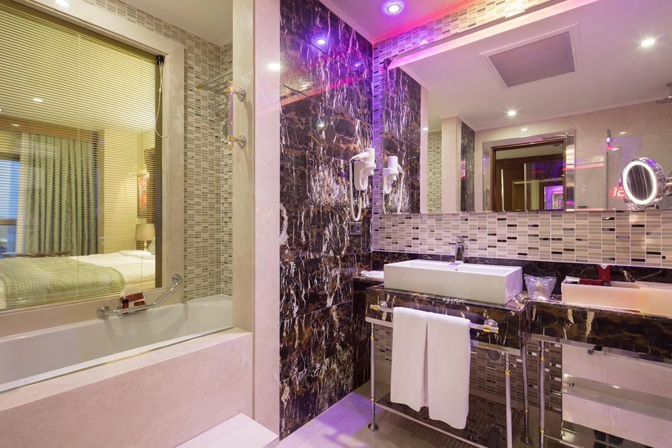 Hotel Grand Millennium Konya Esterno foto