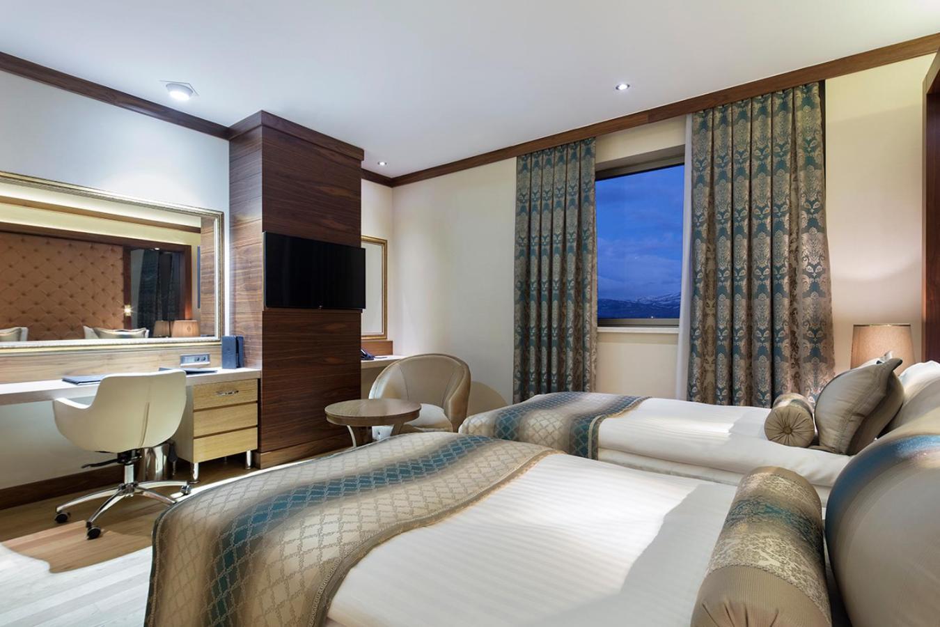 Hotel Grand Millennium Konya Esterno foto
